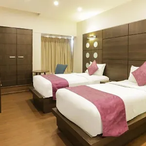 Green Plaza At Airport Hotel